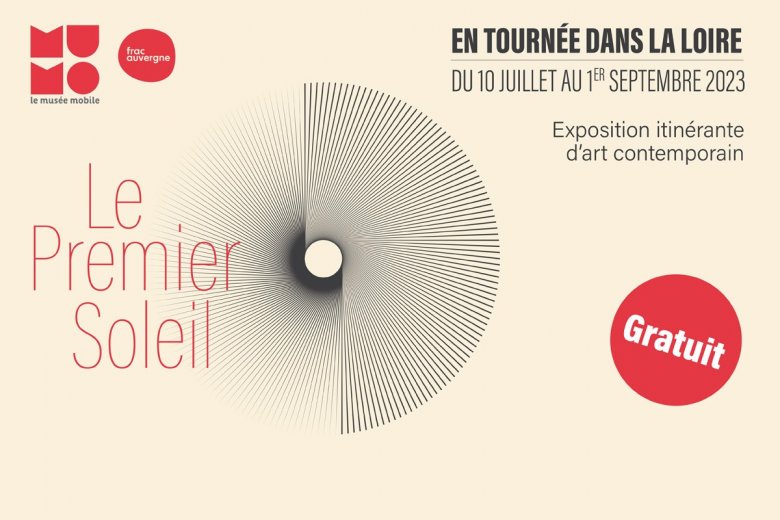 affiche de l'exposition le premier soleil, forme géométrique noire sur fond beige